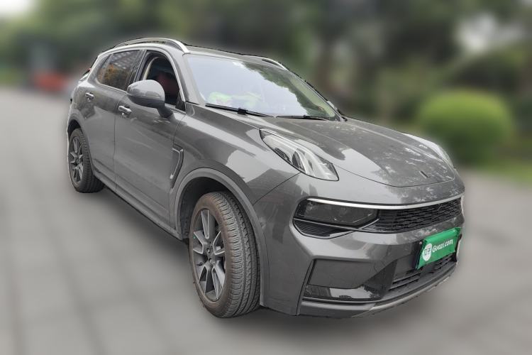 Used Lynk & Co 01 2023 2.0TD Two-Wheel Drive Pro Trim Front Right 45 Deg