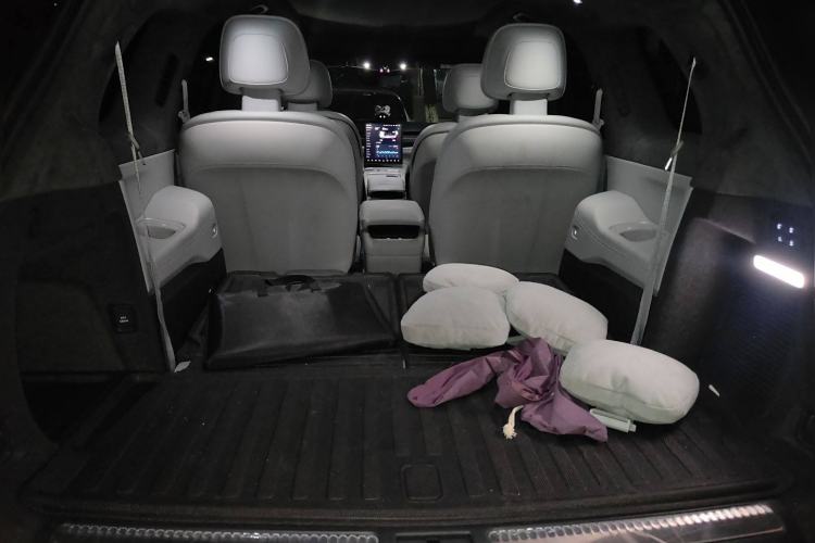 Used Nio ES8 2023 75 kWh Executive Edition
