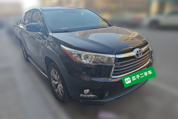 Used Toyota Highlander 2015 2.0T Two-Wheel Drive Elite Edition 7 Seats Front Right 45 Deg