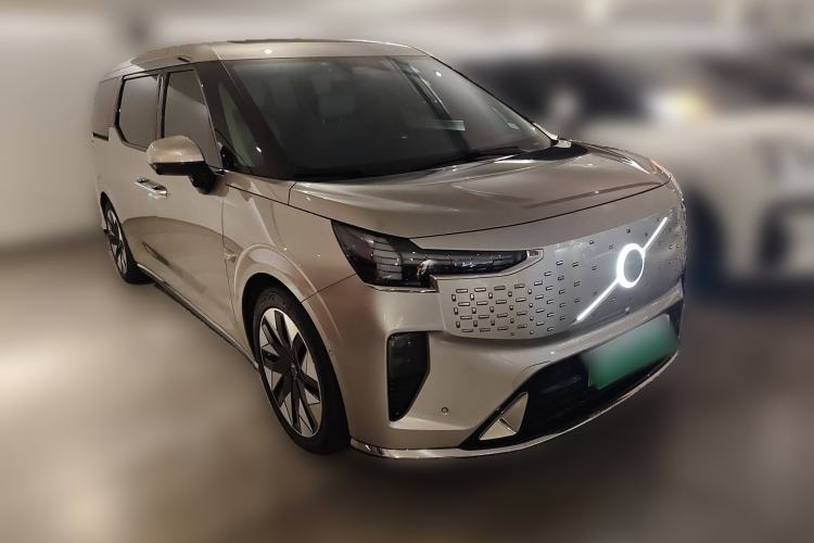 Used Volvo EM90 2025 Ultra Six-Seater