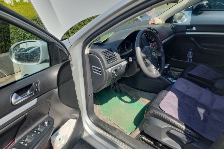 Used Volkswagen Sagitar 2011 1.4 TSI Automatic Tech Model Driver Seat