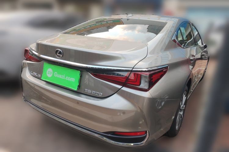 Used Lexus ES 2023 200 Excellence Edition Rear Right 45 Deg