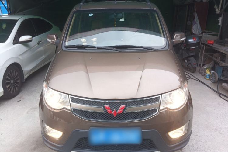 Used Wuling Hongguang 2014 1.5L S Automatic Luxury Model Front