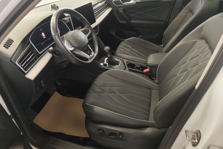 Used Volkswagen Tiguan L 2024 300TSI Automatic Two-Wheel Drive Smart Edition
