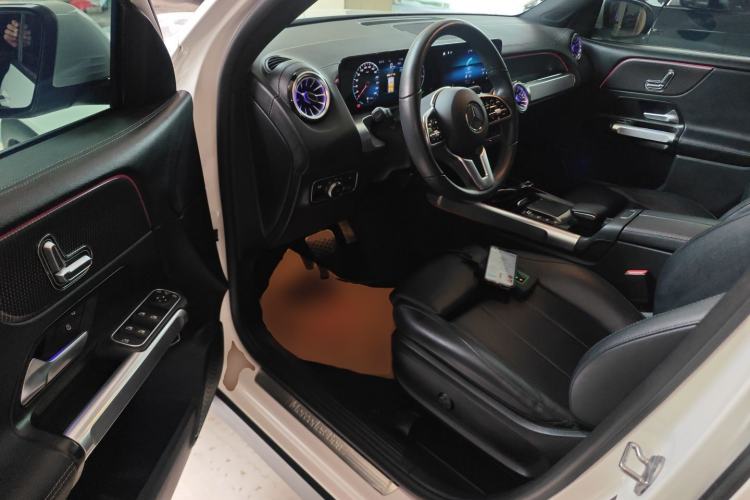 Used Mercedes-Benz GLB 2022 Updated GLB 200 Fashion Edition Driver Seat