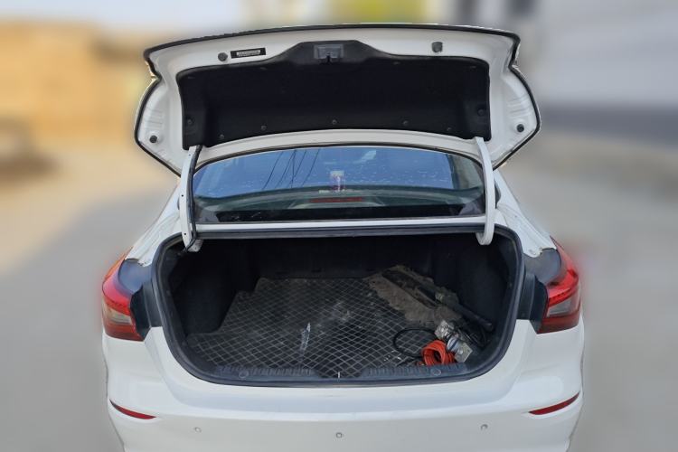 Used CHANGAN Eado 2019 High-Energy Edition 1.6L GDI Manual Pioneer Model China VI Standard Trunk