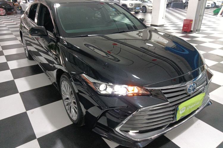 Used Toyota Avalon 2019 Dual-Engine 2.5L XLE Prestige Version China VI Standard