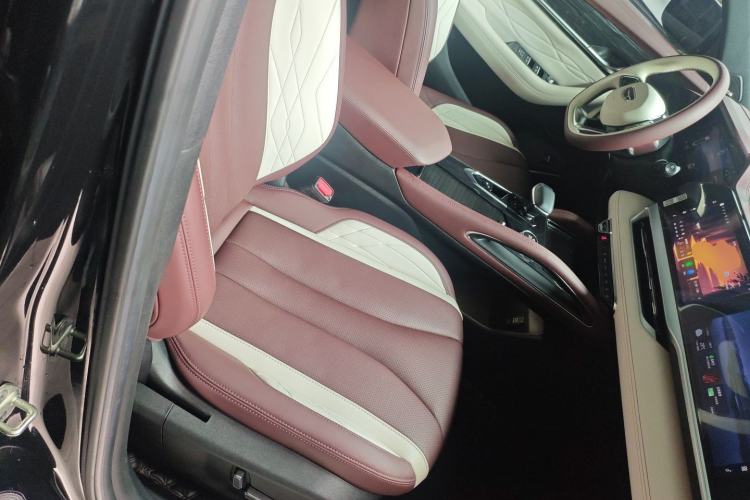 Used Geely Auto Monjaro L 2021 2.0TD High-Power Automatic All-Wheel-Drive Flagship Version Right Front Seat