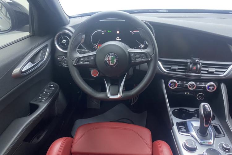 Used Alfa Romeo Giulia 2023 2.0T 280HP Track Edition
