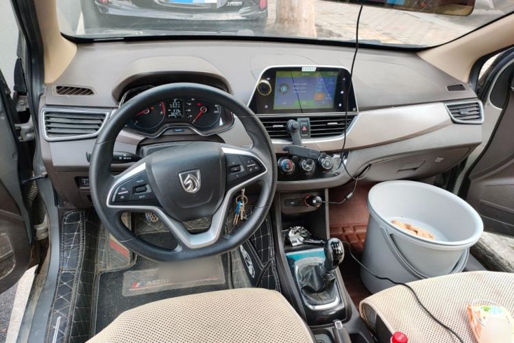Used Baojun 310W 2017 1.5L Manual Fashion Model China V
