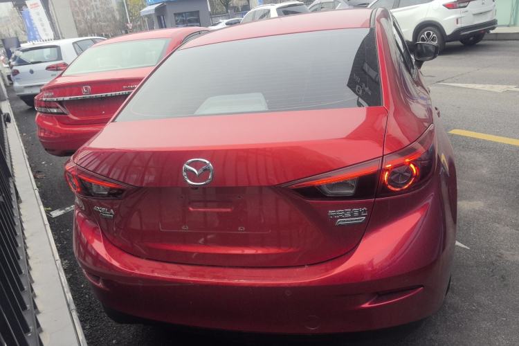 Used Mazda 3 Axela 2019 Cloud-Controlled Sedan 1.5L Automatic Luxury Model China VI Standard Exterior 4