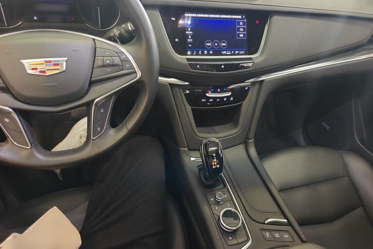 Used Cadillac XT5 2021 28T Luxury Model
