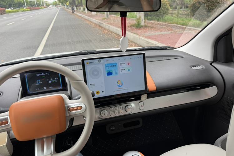 Used CHANGAN NEVO Lumin 2024 301km Orange Wind Edition Interior 2