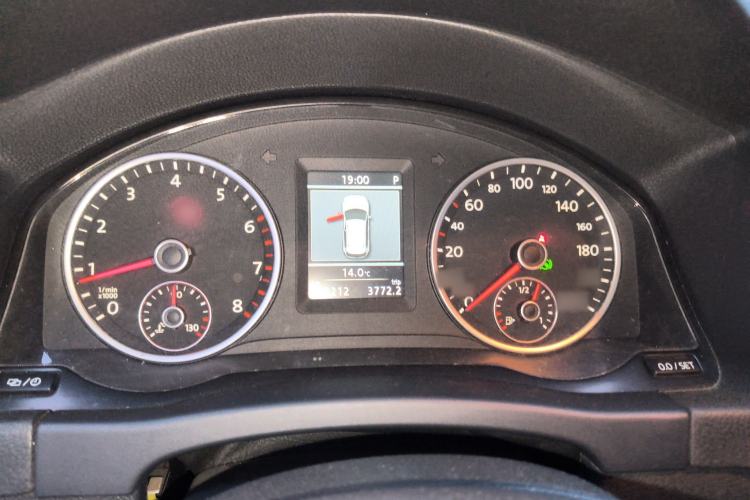 Used Volkswagen Tiguan 2013 1.8 TSI Automatic All-Wheel Drive Luxury Model Instrument Cluster