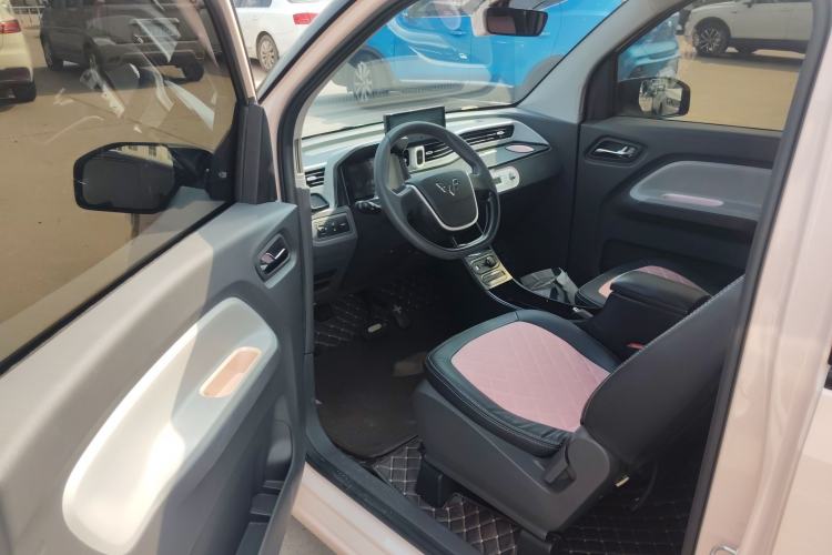 Used Wuling Hongguang MINIEV 2022 Macaron Premium Model – Lithium Iron Phosphate Driver Seat