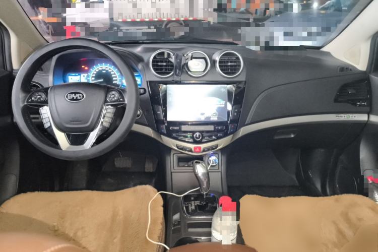 Used BYD S7 2015 2.0T Upgraded Automatic Luxury Version Center Console