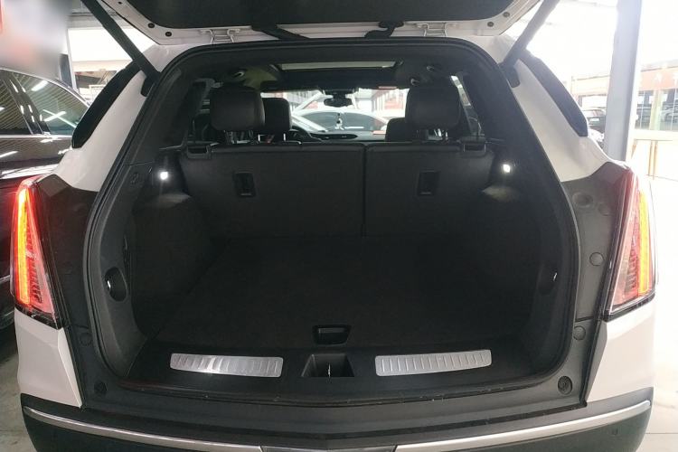 Used Cadillac XT5 2022 2.0T Four-Wheel Drive Premium Edition Trunk