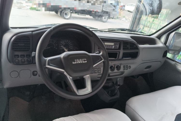 Used JMC Transit 2019 2.8T Commercial Version Short Wheelbase Mid-Roof 3-Seater China VI Standard JX493