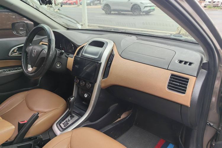 Used Baojun 630 2013 1.5L automatic Elite version