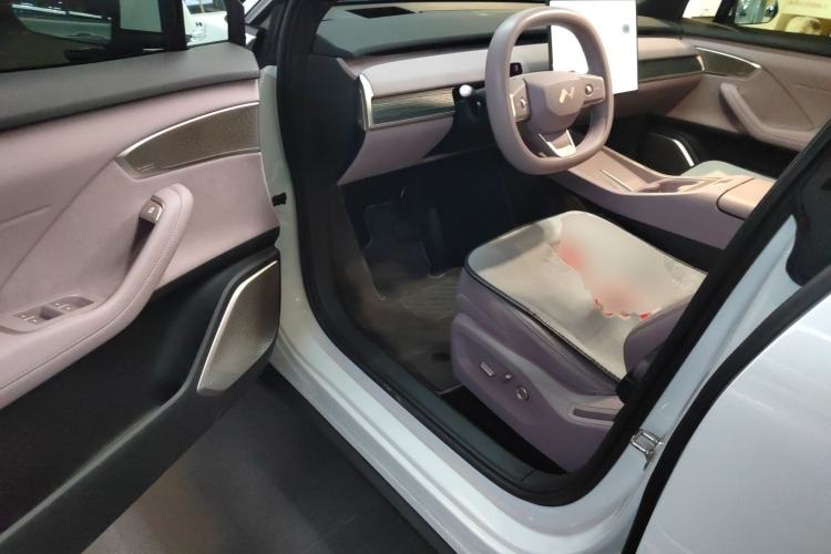 Used ONVO L60 2024 60 kWh Rear-Drive Version