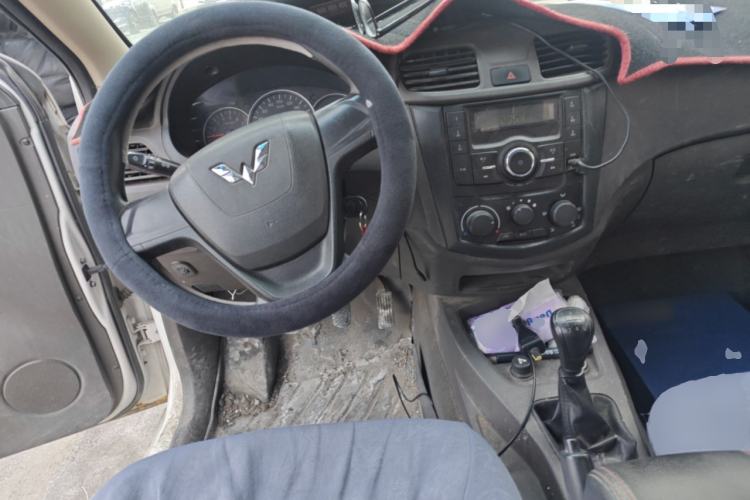 Used Wuling Hongguang 2015 1.2L S Base Model China V Standard