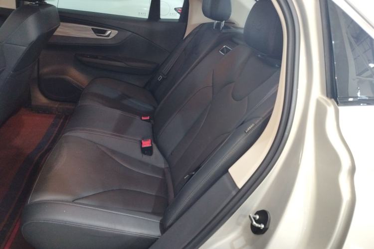 Used Hongqi E-QM5 2023 560km PLUS Interior 4