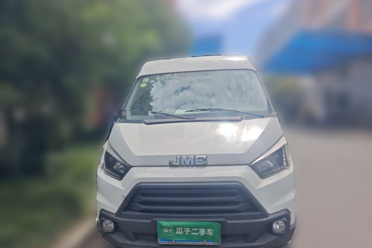 Ojetý JMC Transit 2019 2.8T Commercial Version Short Wheelbase Mid-Roof 3-Seater China VI Standard JX493