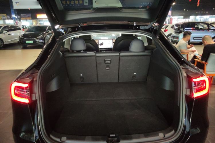 Used Tesla Model Y 2023 Rear-Wheel-Drive Version Trunk