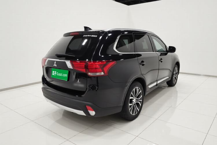 Used Mitsubishi Outlander 2018 2.0L Two-Wheel Drive Glory Edition 5 Seats