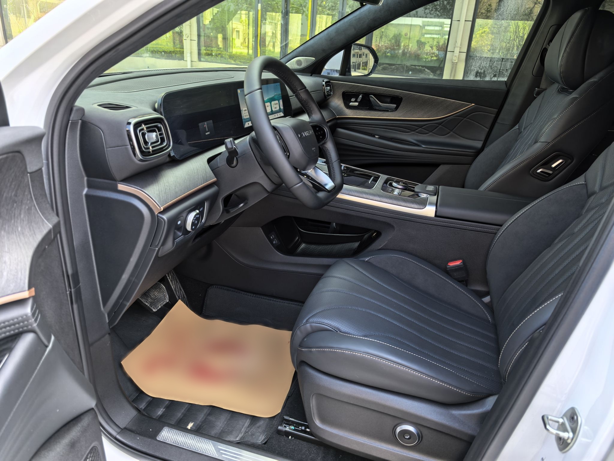 Переднее сиденье в автомобиле