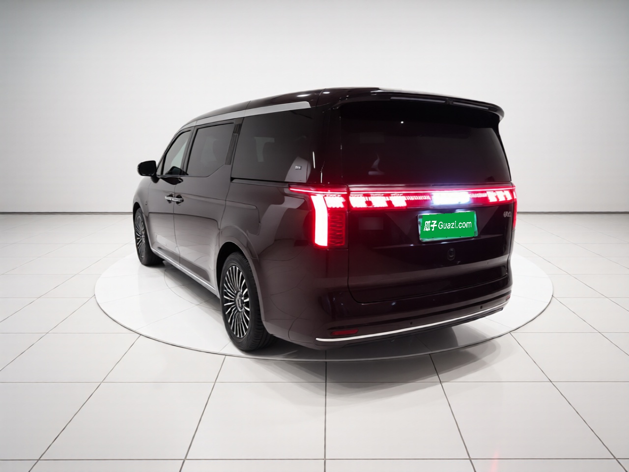Zeekr 009 2024 7-Seater Walk-Through Version Four-Wheel Drive 108 kWh — снимка 4