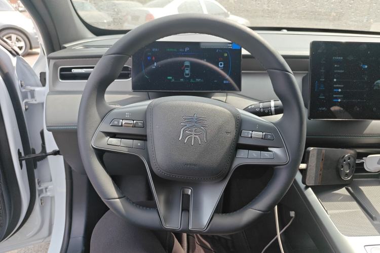 Used BYD Qin PLUS 2025 DM-i Smart Drive 55KM Leading Model
