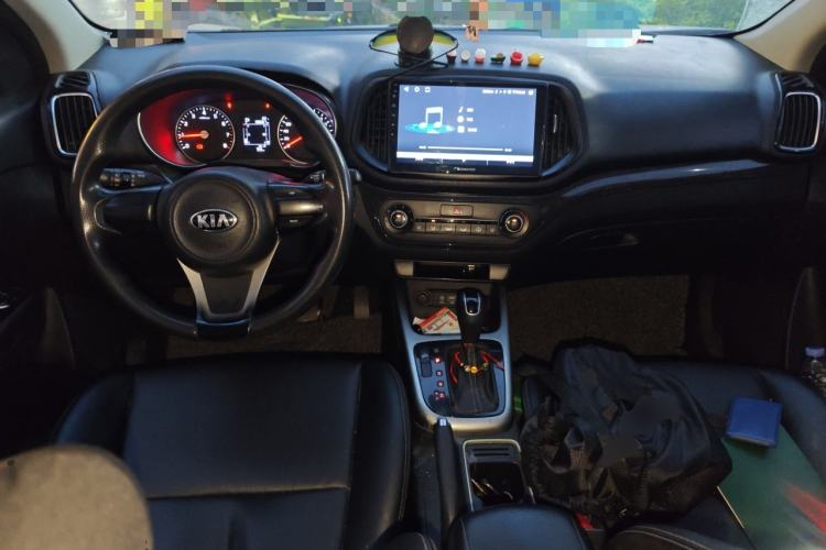 Used Kia KX3 2015 1.6L Automatic Two-Wheel Drive DLX Center Console