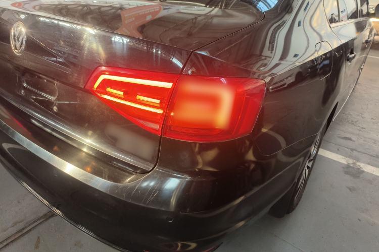 Used Volkswagen Sagitar 2017 230TSI Automatic Comfort Version
