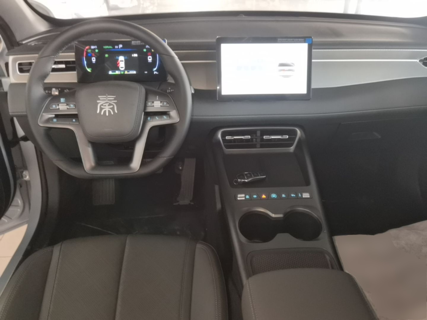 BYD Qin PLUS 2026 DM-i 128KM Progressive Model — снимка 20