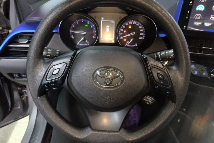 Used Toyota IZOA 2021 2.0L Yichi SPORT
