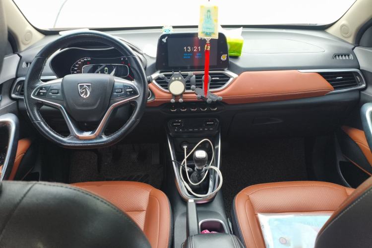 Used Baojun 510 2017 1.5L Manual Fashion Model
