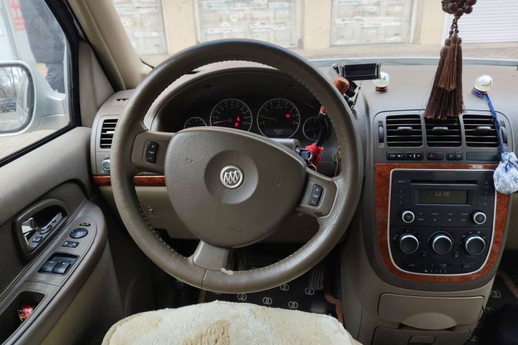 Used Buick GL8 2011 2.4L CT Comfort Edition
