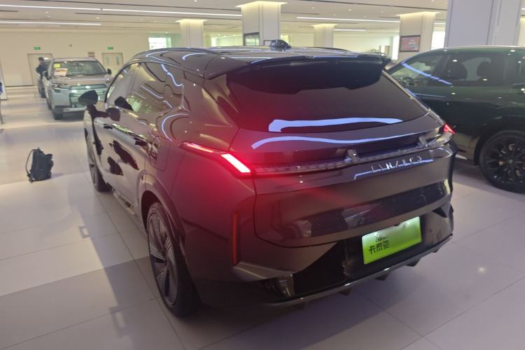 Used Lynk & Co 08 EM-P 2025 220 km All-Wheel-Drive Performance Halo
