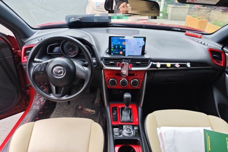 Used Mazda CX-4 2016 2.0L Automatic 2WD Blue Sky Dynamic Edition Center Console