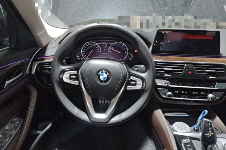 Used BMW 5 Series 2019 525Li Luxury Package Steering Wheel