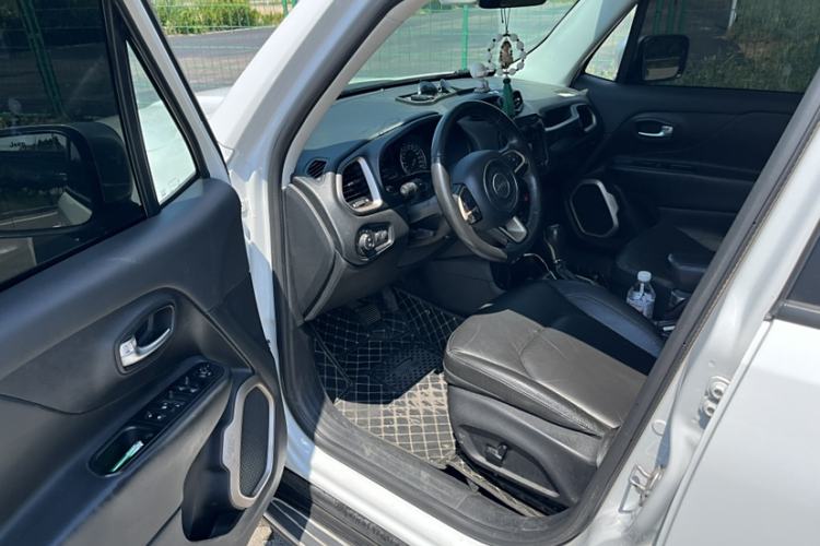 Used Jeep Renegade 2017 180T Automatic Smart Version