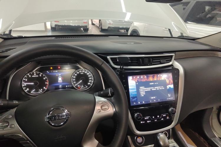 Used Nissan Murano 2021 2.5L XL Two-Wheel Drive Smart Connect Luxury Edition Center Console