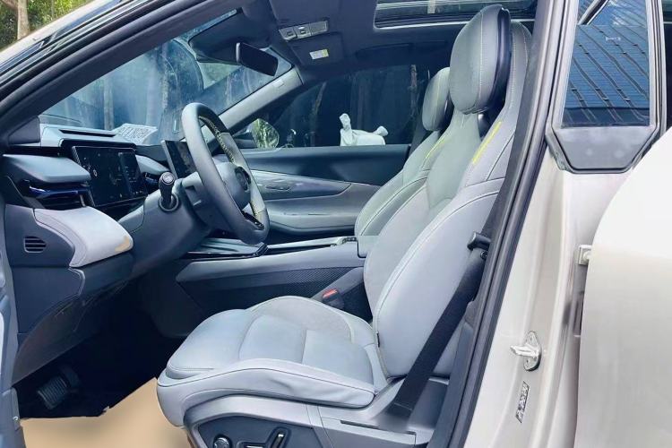 Used Lynk & Co 08 EM-P 2023 220km All-Wheel-Drive Performance Halo Left Front Seat