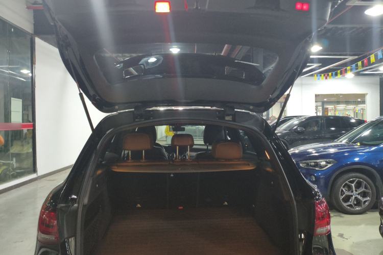 Used Mercedes-Benz GLC 2022 Second Facelift GLC 260 L 4MATIC Luxury Edition Trunk