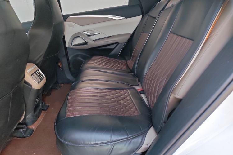 Used BYD Song Pro New Energy 2024 HONOR Edition DM-i 71KM Navigation Model
