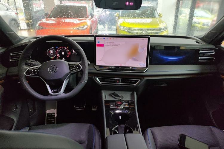 Used Volkswagen Tiguan L 2024 PRO 380TSI Four-Wheel Drive R-Line Smart Edition Center Console