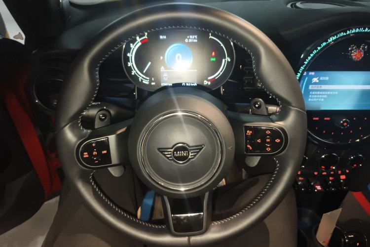 Used MINI 2023 Facelift 2.0T COOPER S Artist Five-Door Edition Steering Wheel