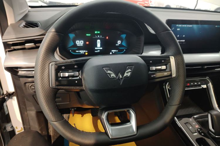 Used Wuling Asta 2022 2.0L DHT Electric-Speed Version