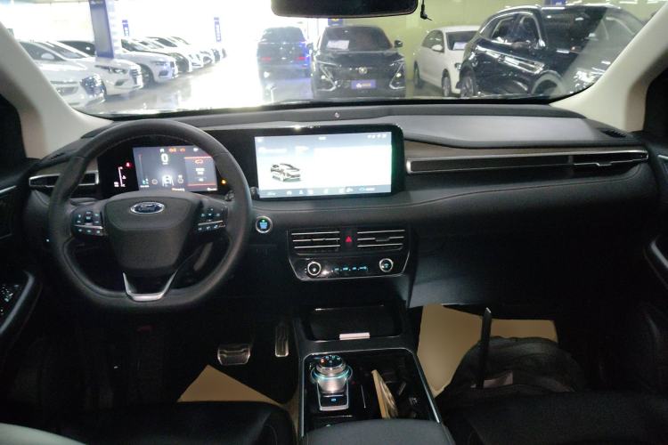 Used Ford Edge 2021 Facelifted PLUS EcoBoost 245 Two-Wheel Drive XLT 7-Seater
